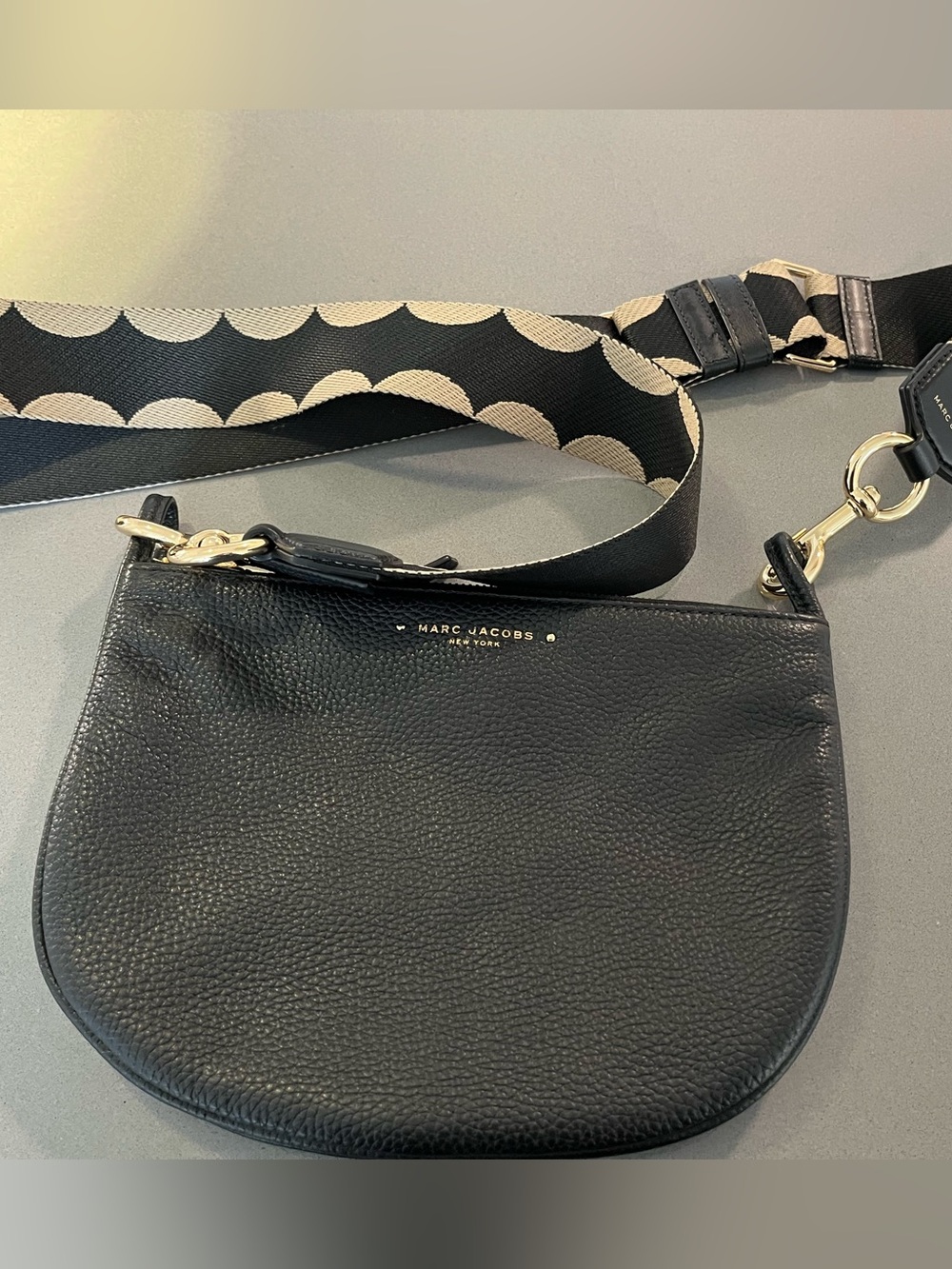 MARC JACOBS Pebbled Leather Woven Strap Crossbody Black Bag-EUC